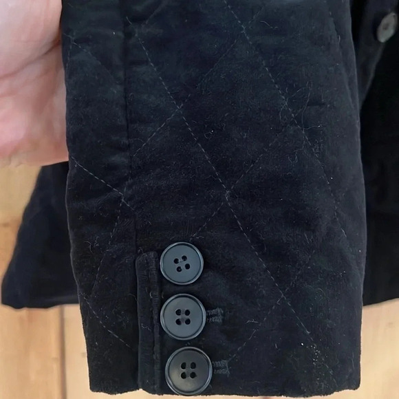 TALBOTS WOMEN'S BLACK VELOUR QUILTED BUTTON DOWN JACKET SZ 8 - Picture 6 of 7
